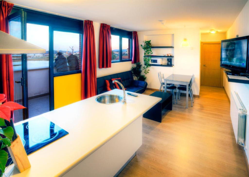Apartamentos Bahía de Boó Guarnizo Ruang foto